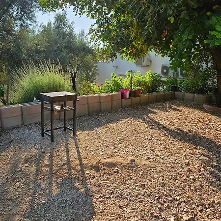 Dom wakacyjny Tyana Home-2