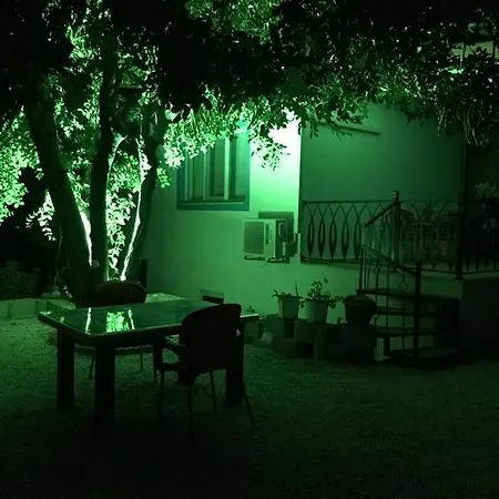 Tyana Home-2 카스
