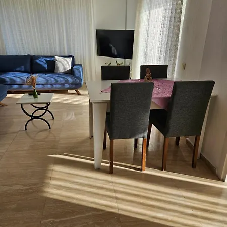 Tyana Home-2 펜션 *