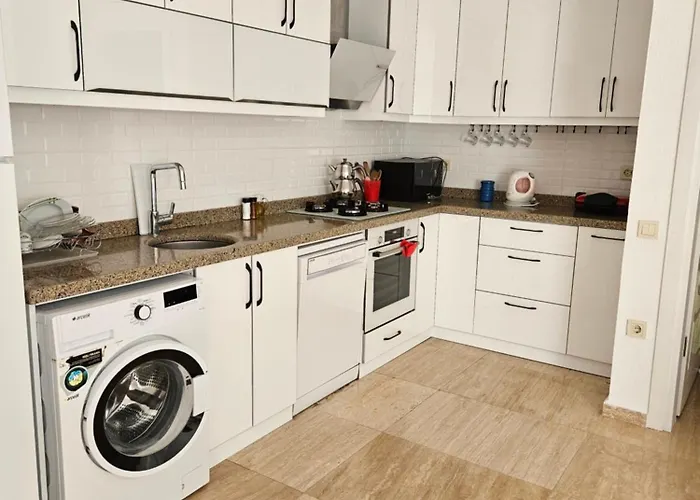 Будинок відпочинку Tyana Home-2 *